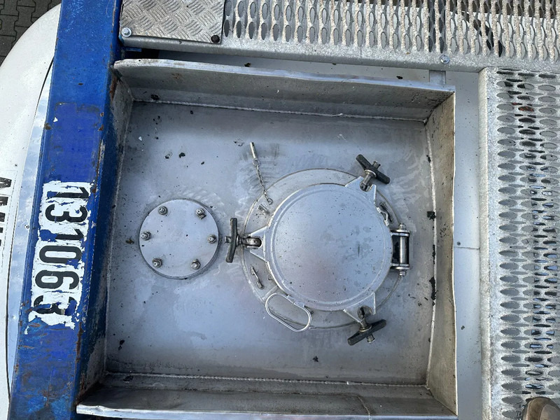 Tangki penyimpanan UBH Universal Bulk Handling 20 FT SWAP BODY 31.345L UN Portable T7 valid 5Y test: 04/2028: gambar 12 Tangki penyimpanan UBH Universal Bulk Handling 20 FT SWAP BODY 31.345L UN Portable T7 valid 5Y test: 04/2028: gambar 12