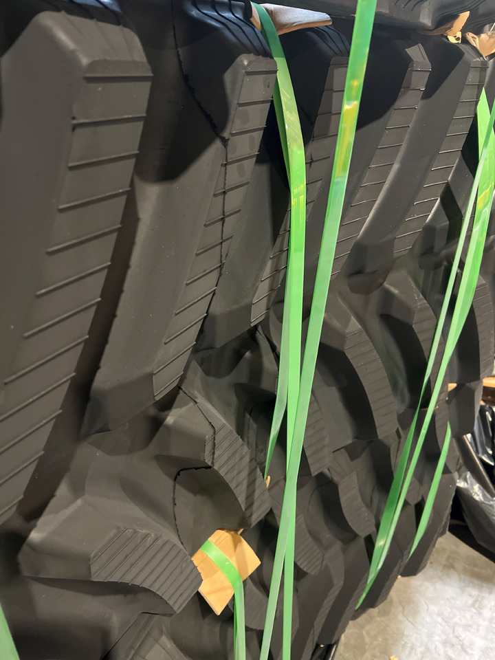 Rubber track for Challenger 65-75-85-95 - Trek untuk Traktor terlacak: gambar 4 Rubber track for Challenger 65-75-85-95 - Trek untuk Traktor terlacak: gambar 4