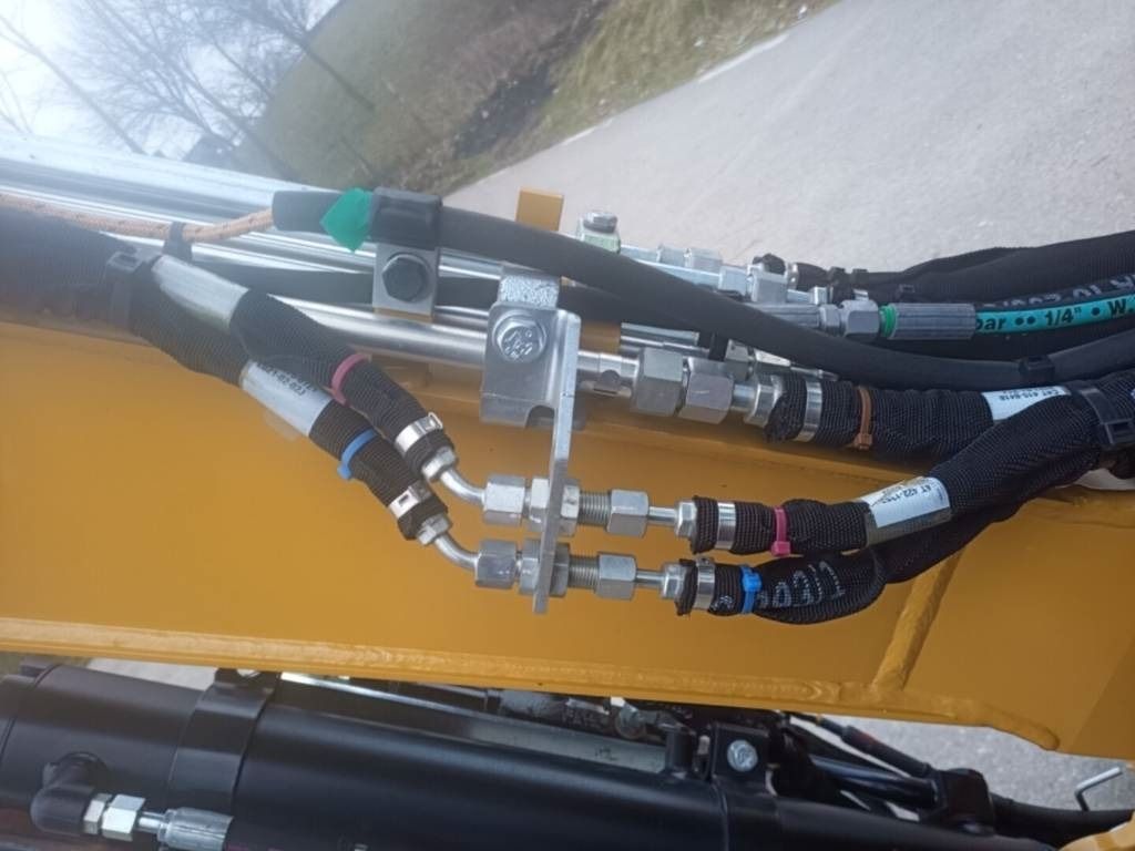 Ekskavator perayap CATERPILLAR 303 ECR: gambar 8