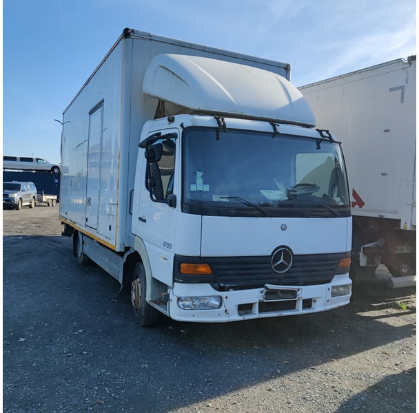 Mercedes-Benz 818 - Truk box: gambar 2 Mercedes-Benz 818 - Truk box: gambar 2