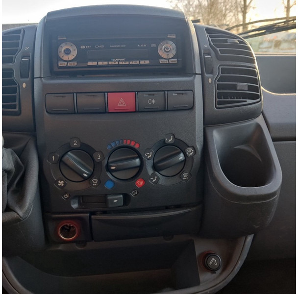 Peugeot COXX - Van flatbed: gambar 5 Peugeot COXX - Van flatbed: gambar 5