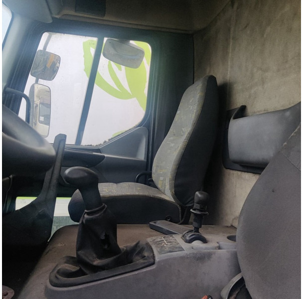 Renault MIDLUM - Truk box: gambar 4 Renault MIDLUM - Truk box: gambar 4