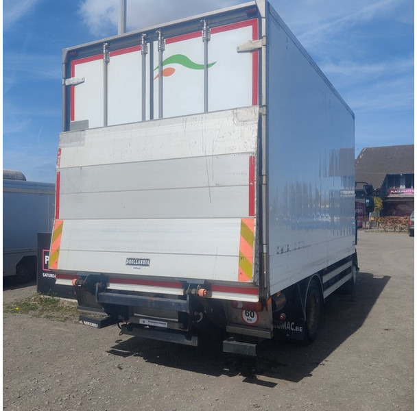 Renault Midlum-With-Hanging-Work-In-The-Fridge - Truk berpendingin: gambar 4 Renault Midlum-With-Hanging-Work-In-The-Fridge - Truk berpendingin: gambar 4