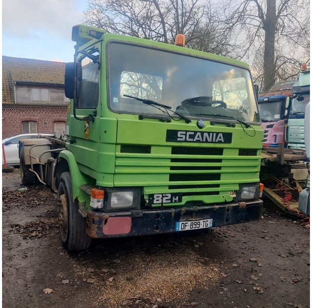 Scania 82-H - Pengangkut kontainer/ Container truck: gambar 1 Scania 82-H - Pengangkut kontainer/ Container truck: gambar 1