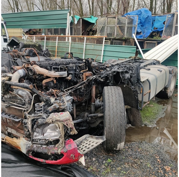 DAF CF-440-MOTOR-PIECES - Tractor head: gambar 1 DAF CF-440-MOTOR-PIECES - Tractor head: gambar 1