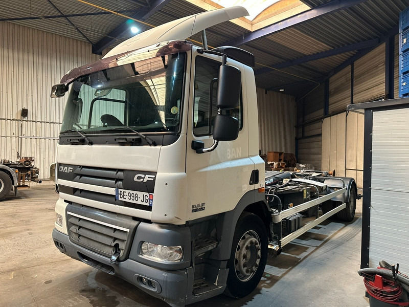DAF CF 85.410 19T - 4x2 HOOKLIFT DALBY 16T - 5350mm - MANUAL ZF - TUV 09/2025 - EURO 5 - A/C - Hook lift: gambar 3 DAF CF 85.410 19T - 4x2 HOOKLIFT DALBY 16T - 5350mm - MANUAL ZF - TUV 09/2025 - EURO 5 - A/C - Hook lift: gambar 3
