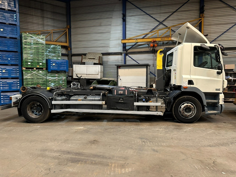 DAF CF 85.410 19T - 4x2 HOOKLIFT DALBY 16T - 5350mm - MANUAL ZF - TUV 09/2025 - EURO 5 - A/C - Hook lift: gambar 4 DAF CF 85.410 19T - 4x2 HOOKLIFT DALBY 16T - 5350mm - MANUAL ZF - TUV 09/2025 - EURO 5 - A/C - Hook lift: gambar 4