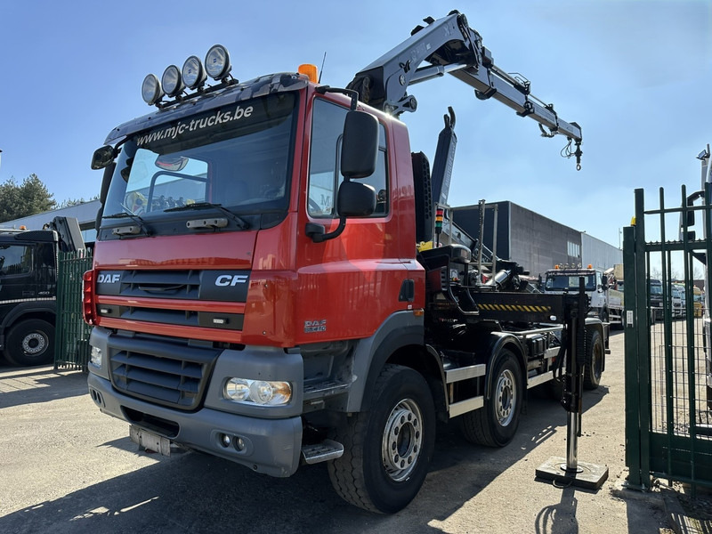 DAF CF 85.410 8x4 HOOKLIFT + CRANE HIAB 244 EP-3 HIDUO - Radio - Rotator - RETARDER - EURO 4 - BIG AXLES HUB REDUCTION - Hook lift, Truk derek: gambar 5 DAF CF 85.410 8x4 HOOKLIFT + CRANE HIAB 244 EP-3 HIDUO - Radio - Rotator - RETARDER - EURO 4 - BIG AXLES HUB REDUCTION - Hook lift, Truk derek: gambar 5