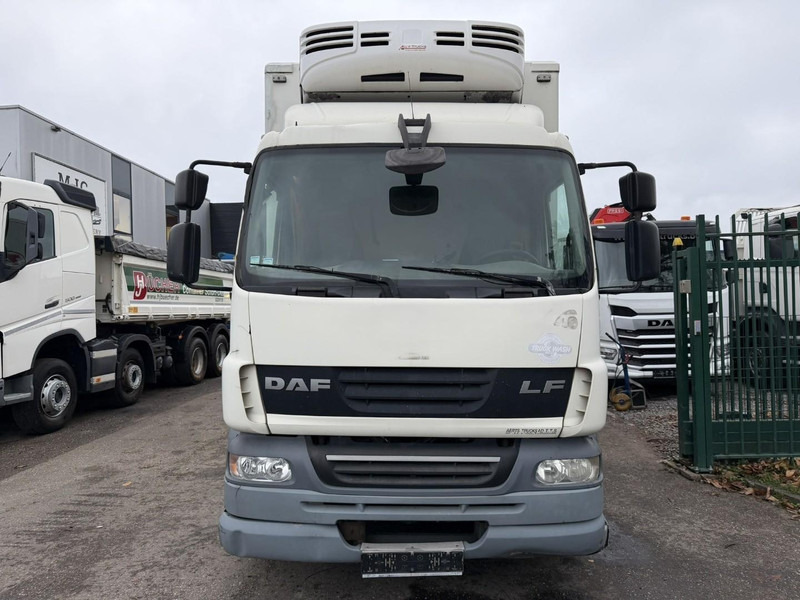 DAF LF 55.300 - 19T FRIGO THERMOKING TS-300e - TAILLIFT - BOX 6m45 x 2m49 x 2m49 - EURO 5 - A/C - BE TRUCK - Truk berpendingin: gambar 2 DAF LF 55.300 - 19T FRIGO THERMOKING TS-300e - TAILLIFT - BOX 6m45 x 2m49 x 2m49 - EURO 5 - A/C - BE TRUCK - Truk berpendingin: gambar 2