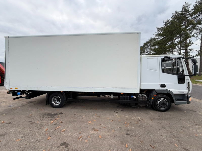 Iveco EUROCARGO 80E18 CLOSED BOX 6m00 x 2m49 x 2m37 - EURO 5 - *176.000km* - TAILLIFT - MANUAL - BE TRUCK - Truk box: gambar 4 Iveco EUROCARGO 80E18 CLOSED BOX 6m00 x 2m49 x 2m37 - EURO 5 - *176.000km* - TAILLIFT - MANUAL - BE TRUCK - Truk box: gambar 4