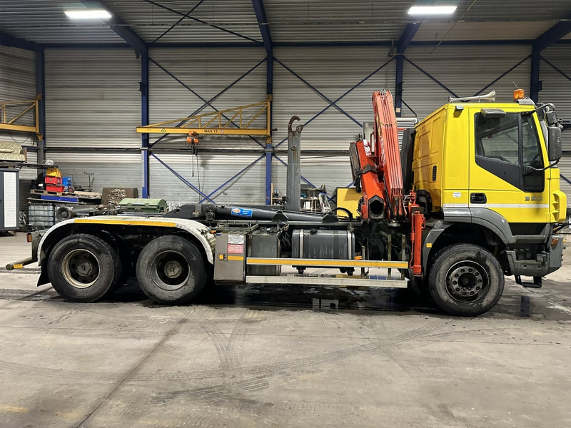 Hook lift, Truk derek Iveco TRAKKER 350 6x4 HOOKLIFT + CRANE FASSI F120.22 (5/6 F) - *342.000km* - STEEL SPRING / BIG AXLES - AS TRONIC AUTOMATIC GEARBOX: gambar 20