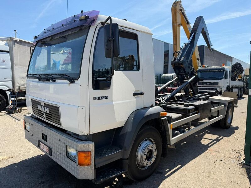 MAN 15.224 HOOKLIFT PALFINGER PLS 10 - STEEL SPRING / BLATT / BALLESTAS - EURO 2 - MANUAL - BE TRUCK - Hook lift: gambar 3 MAN 15.224 HOOKLIFT PALFINGER PLS 10 - STEEL SPRING / BLATT / BALLESTAS - EURO 2 - MANUAL - BE TRUCK - Hook lift: gambar 3