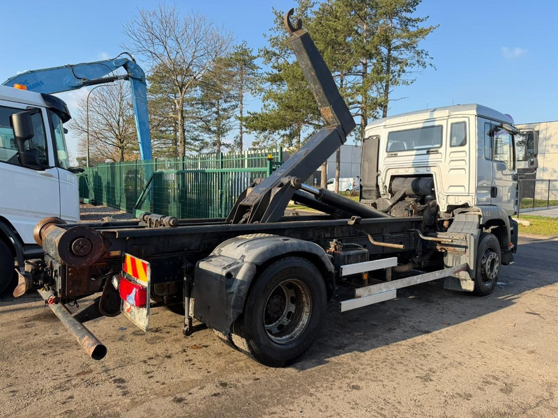 MAN TGA 18.350 4x2 19T HOOKLIFT / ABROLLKIPPER / GANCHO / AMPLIROL - EURO 3 - AS TRONIC AUTOMATIC - Hook lift: gambar 5 MAN TGA 18.350 4x2 19T HOOKLIFT / ABROLLKIPPER / GANCHO / AMPLIROL - EURO 3 - AS TRONIC AUTOMATIC - Hook lift: gambar 5