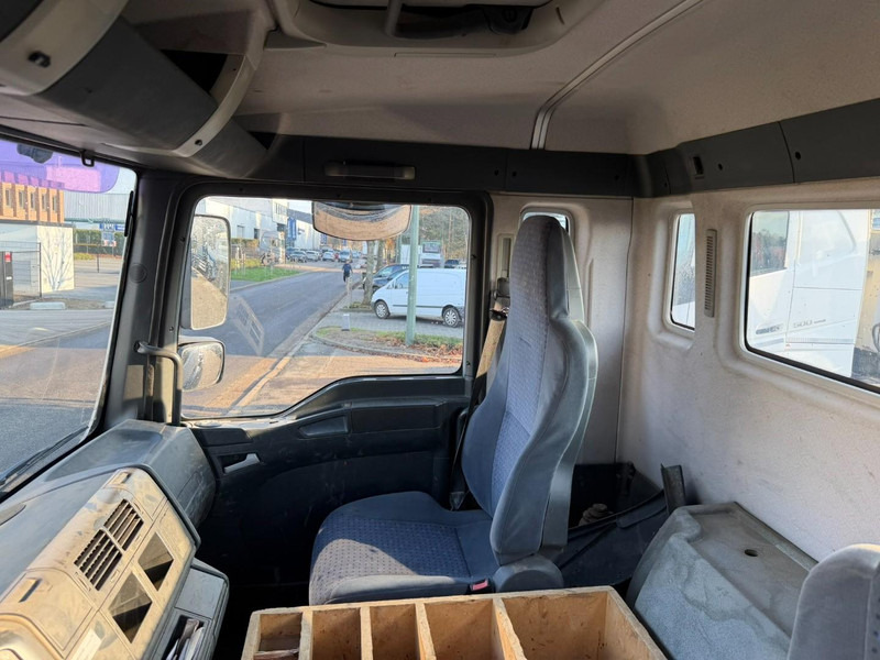 Hook lift MAN TGA 18.350 4x2 19T HOOKLIFT / ABROLLKIPPER / GANCHO / AMPLIROL - EURO 3 - AS TRONIC AUTOMATIC: gambar 10 Hook lift MAN TGA 18.350 4x2 19T HOOKLIFT / ABROLLKIPPER / GANCHO / AMPLIROL - EURO 3 - AS TRONIC AUTOMATIC: gambar 10