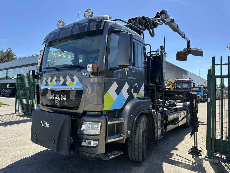 MAN TGS 26.320 6X2-4 BL EEV + CRANE EPSILON Q170Z95TR + GRABBER - LIFT/STEERING AXLE - *266.000km* - NL TRUCK - Hook lift, Truk derek: gambar 4 MAN TGS 26.320 6X2-4 BL EEV + CRANE EPSILON Q170Z95TR + GRABBER - LIFT/STEERING AXLE - *266.000km* - NL TRUCK - Hook lift, Truk derek: gambar 4