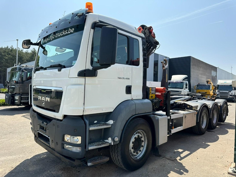 MAN TGS 35.400 8x4 TRIDEM HOOKLIFT T22 + CRANE PALFINGER PK 18001 EH + RADIO - EURO 5 - LIFT/STEERING AXLE - BE TRUCK - Hook lift, Truk derek: gambar 4 MAN TGS 35.400 8x4 TRIDEM HOOKLIFT T22 + CRANE PALFINGER PK 18001 EH + RADIO - EURO 5 - LIFT/STEERING AXLE - BE TRUCK - Hook lift, Truk derek: gambar 4