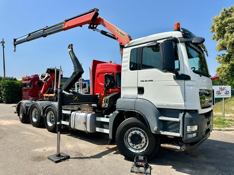 MAN TGS 35.400 8x4 TRIDEM HOOKLIFT T22 + CRANE PALFINGER PK 18001 EH + RADIO - EURO 5 - LIFT/STEERING AXLE - BE TRUCK - Hook lift, Truk derek: gambar 1 MAN TGS 35.400 8x4 TRIDEM HOOKLIFT T22 + CRANE PALFINGER PK 18001 EH + RADIO - EURO 5 - LIFT/STEERING AXLE - BE TRUCK - Hook lift, Truk derek: gambar 1