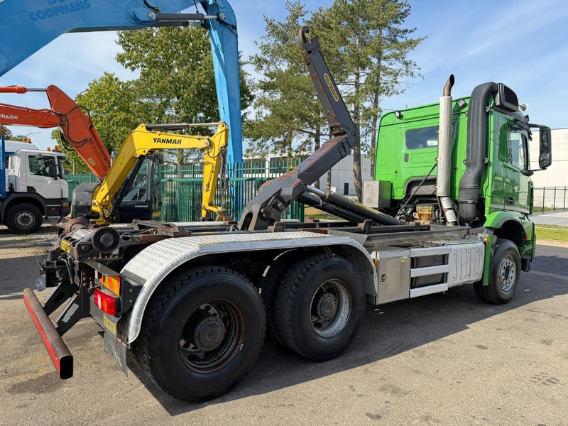 Mercedes-Benz AROCS 2845 6x4 HOOKLIFT - RETARDER - *277.000km* - EURO 6 - STEEL SPRING / BIG AXLES HUB REDUCTION - BE TRUCK - ENGINE PROBLEM - Hook lift: gambar 5 Mercedes-Benz AROCS 2845 6x4 HOOKLIFT - RETARDER - *277.000km* - EURO 6 - STEEL SPRING / BIG AXLES HUB REDUCTION - BE TRUCK - ENGINE PROBLEM - Hook lift: gambar 5