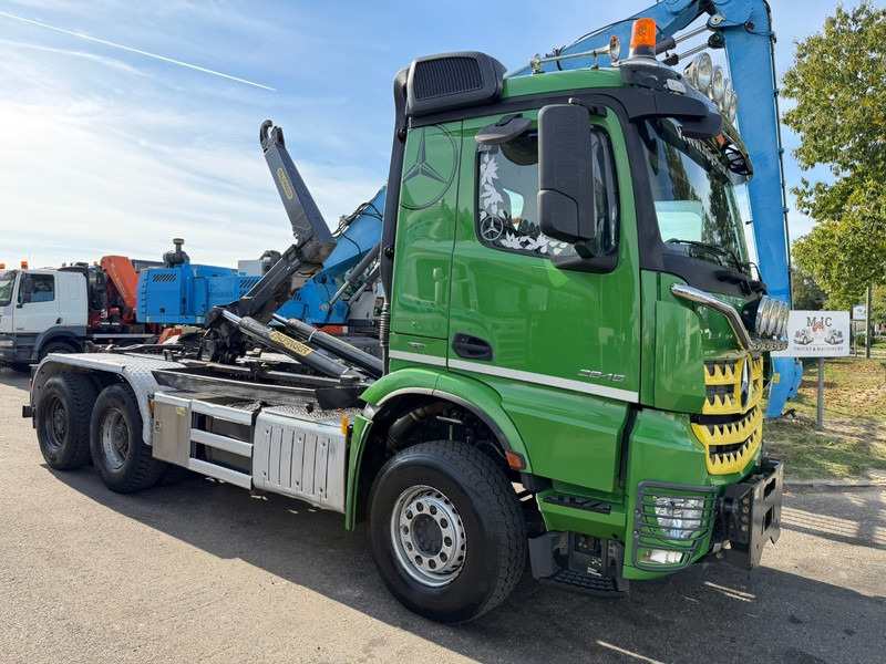 Mercedes-Benz AROCS 2845 6x4 HOOKLIFT - RETARDER - *277.000km* - EURO 6 - STEEL SPRING / BIG AXLES HUB REDUCTION - BE TRUCK - ENGINE PROBLEM - Hook lift: gambar 1 Mercedes-Benz AROCS 2845 6x4 HOOKLIFT - RETARDER - *277.000km* - EURO 6 - STEEL SPRING / BIG AXLES HUB REDUCTION - BE TRUCK - ENGINE PROBLEM - Hook lift: gambar 1