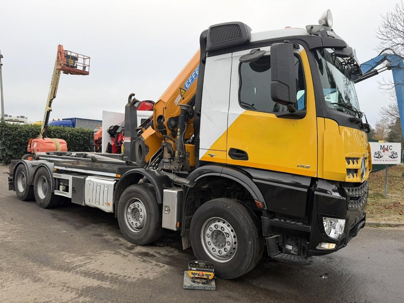 Mercedes-Benz AROCS 4143 8X4 WAF HOOKLIFT + CRANE EFFER 395 4S + ROTATOR + RADIO - 5/6 F - BE TRUCK - VERY NICE CONDITION - Hook lift, Truk derek: gambar 2 Mercedes-Benz AROCS 4143 8X4 WAF HOOKLIFT + CRANE EFFER 395 4S + ROTATOR + RADIO - 5/6 F - BE TRUCK - VERY NICE CONDITION - Hook lift, Truk derek: gambar 2