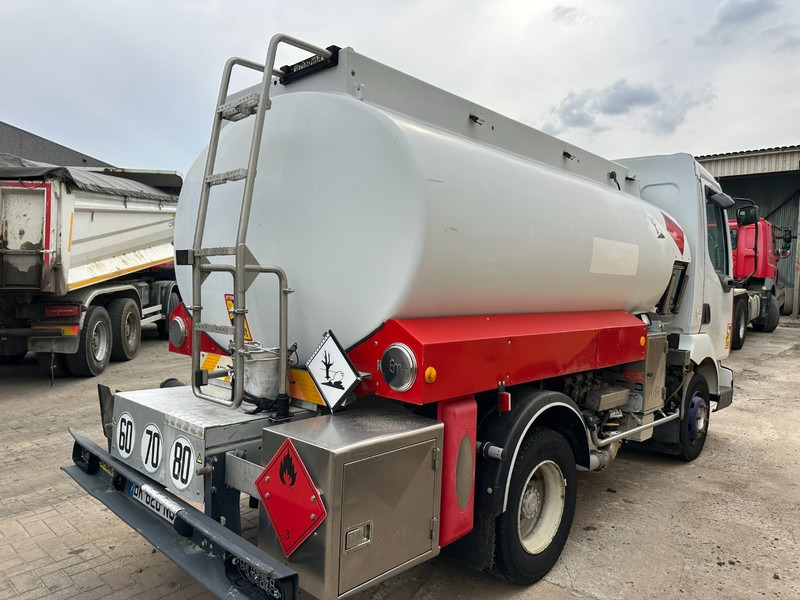 Renault MIDLUM 150 FUEL TANKER / CITERNE MAZOUT - 6500L - 3 COMPARTIMENTS - *ENGINE PROBLEM* - Truk tangki: gambar 3 Renault MIDLUM 150 FUEL TANKER / CITERNE MAZOUT - 6500L - 3 COMPARTIMENTS - *ENGINE PROBLEM* - Truk tangki: gambar 3