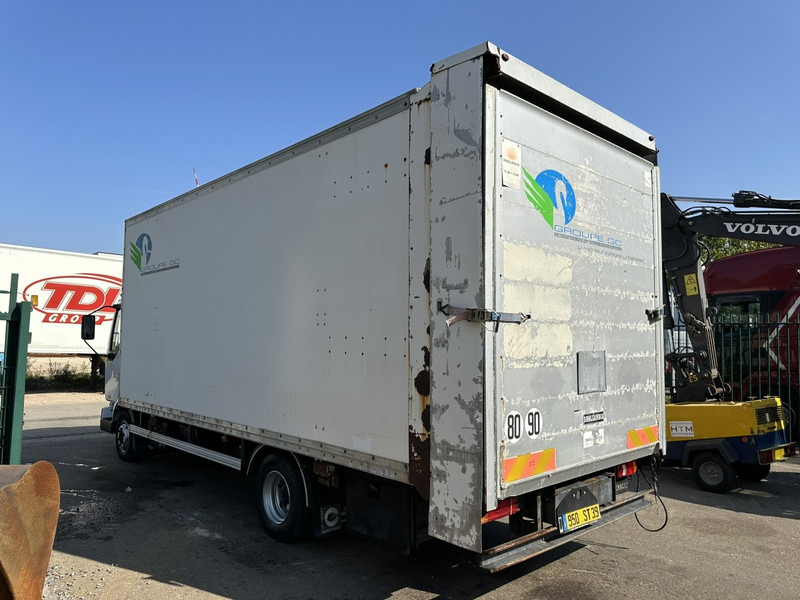 Renault MIDLUM 180 DCI 10T - CLOSED BOX 6.5m x 2.47m x 2.52m - E3 - AIR SUSPENSION - MANUAL - FR TRUCK - Truk box: gambar 4 Renault MIDLUM 180 DCI 10T - CLOSED BOX 6.5m x 2.47m x 2.52m - E3 - AIR SUSPENSION - MANUAL - FR TRUCK - Truk box: gambar 4