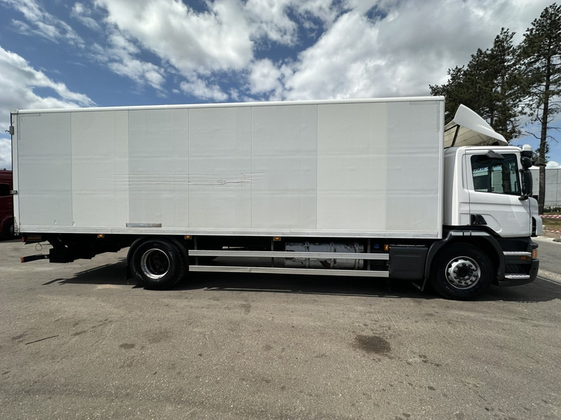 Scania P320 RETARDER - CLOSED BOX 8m25 x 2m47 x 2m30 - TAILLIFT 2000kg - EURO 6 - GOOD CONDITION - Truk box: gambar 4 Scania P320 RETARDER - CLOSED BOX 8m25 x 2m47 x 2m30 - TAILLIFT 2000kg - EURO 6 - GOOD CONDITION - Truk box: gambar 4