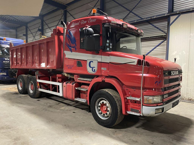 Scania T124-420 TORPEDO HAUBE - 6x4 - KIPPER - MANUAL GRS900 3+3 - STEEL SPRING / BALLIESTAS / LAMES / BLATT - Truk jungkit: gambar 1 Scania T124-420 TORPEDO HAUBE - 6x4 - KIPPER - MANUAL GRS900 3+3 - STEEL SPRING / BALLIESTAS / LAMES / BLATT - Truk jungkit: gambar 1