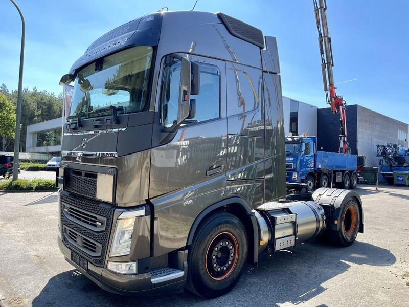 Volvo FH 460 LNG GAS ADR - ACC + Dynamic Steering - I-park Cool - Lane Keeping Support - collision warning - leather - ... BE Truck - Tractor head: gambar 3 Volvo FH 460 LNG GAS ADR - ACC + Dynamic Steering - I-park Cool - Lane Keeping Support - collision warning - leather - ... BE Truck - Tractor head: gambar 3