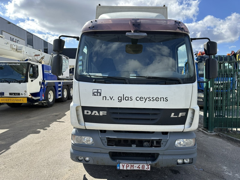 DAF LF 55.250 12T - GLASTRANSPORT / GLASRESTEEL - AIR SUSPENSION - EURO 4 - BELGIAN REGISTRATION - Truk: gambar 2 DAF LF 55.250 12T - GLASTRANSPORT / GLASRESTEEL - AIR SUSPENSION - EURO 4 - BELGIAN REGISTRATION - Truk: gambar 2