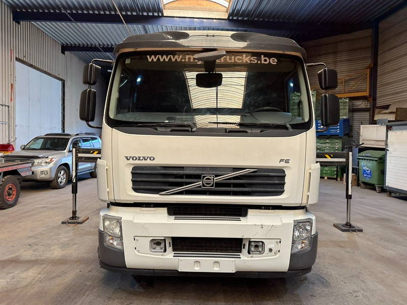 Volvo FE 300 6x2 + crane (20m!) PALFINGER PK18002 E 6x - LIFT / STEERING AXLE - MANUAL - EURO 5 - Truk flatbed, Truk derek: gambar 3 Volvo FE 300 6x2 + crane (20m!) PALFINGER PK18002 E 6x - LIFT / STEERING AXLE - MANUAL - EURO 5 - Truk flatbed, Truk derek: gambar 3