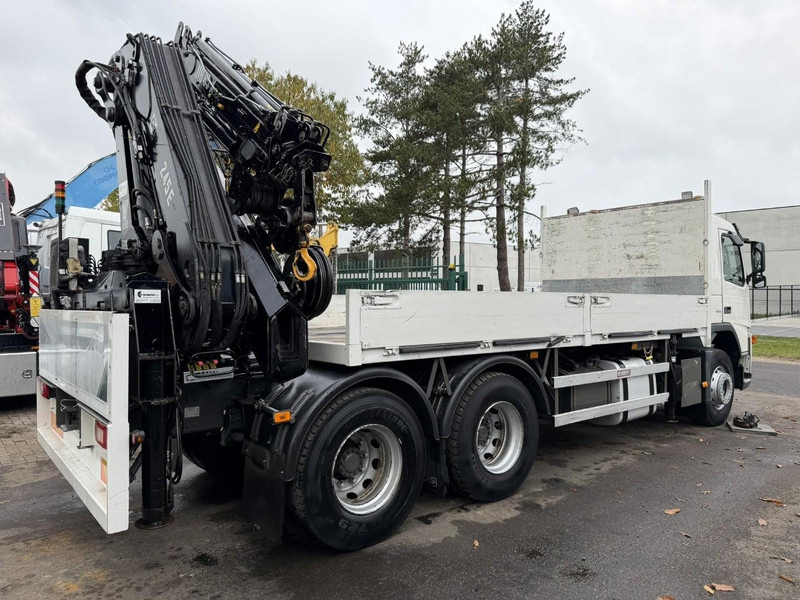 Volvo FM 300 6x4 + (25.8m!) CRANE HIAB 245 E-5 + JIB 65 X-3 + 2 ME - *228.000km* - MANUAL - A/C - EURO 3 - BELGIAN TRUCK - Truk derek: gambar 4 Volvo FM 300 6x4 + (25.8m!) CRANE HIAB 245 E-5 + JIB 65 X-3 + 2 ME - *228.000km* - MANUAL - A/C - EURO 3 - BELGIAN TRUCK - Truk derek: gambar 4