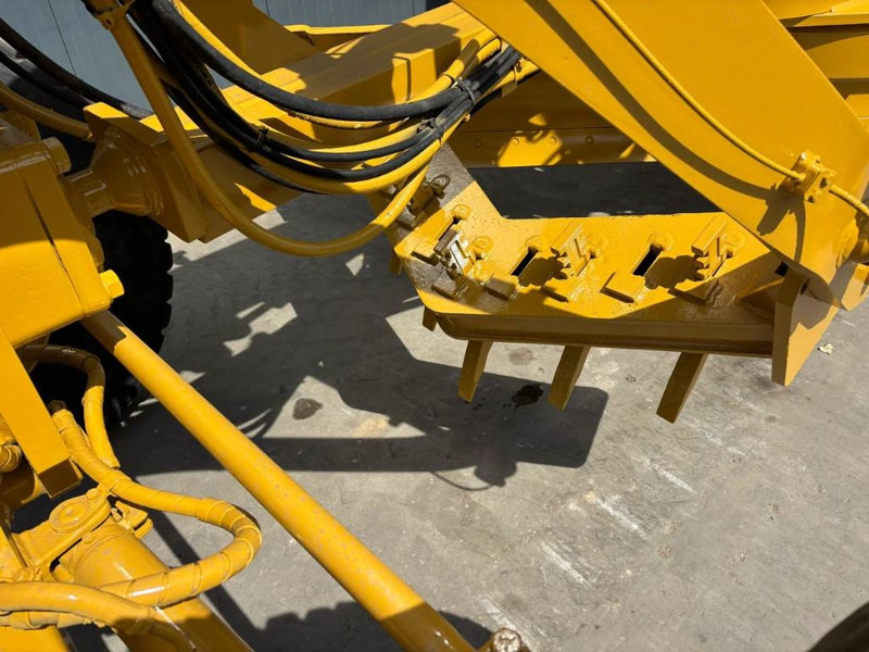 Grader Cat 140H: gambar 18