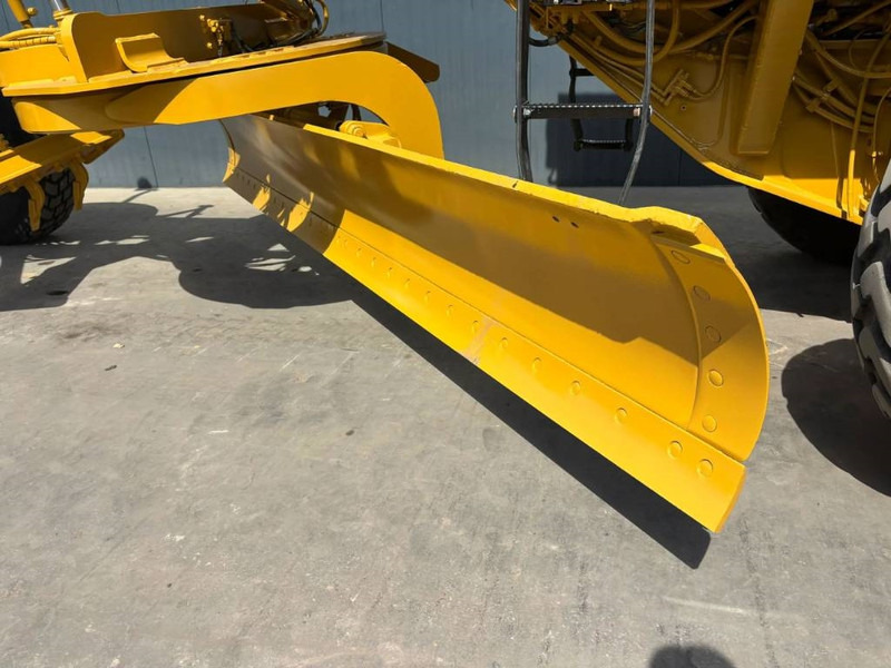 Grader Cat 140H: gambar 16