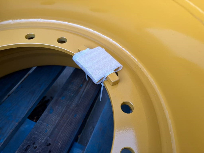 Cat 17.00-25/1.7 RIM for 20.5 x 25 - CAT 938M - Roda/ Ban untuk Peralatan konstruksi: gambar 3 Cat 17.00-25/1.7 RIM for 20.5 x 25 - CAT 938M - Roda/ Ban untuk Peralatan konstruksi: gambar 3