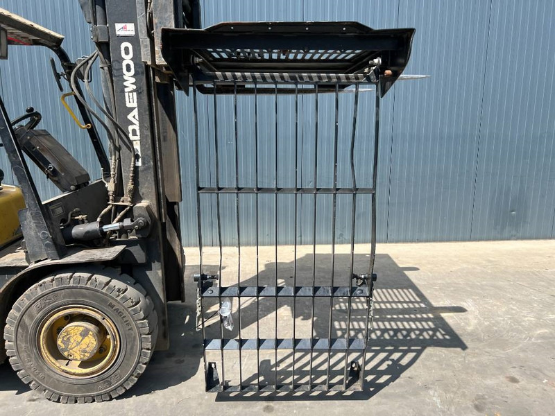 Cat 313E / 320F / 323E / 325F / 329E / 330F / 336E / 3 - Kabin dan interior untuk Peralatan konstruksi: gambar 3 Cat 313E / 320F / 323E / 325F / 329E / 330F / 336E / 3 - Kabin dan interior untuk Peralatan konstruksi: gambar 3