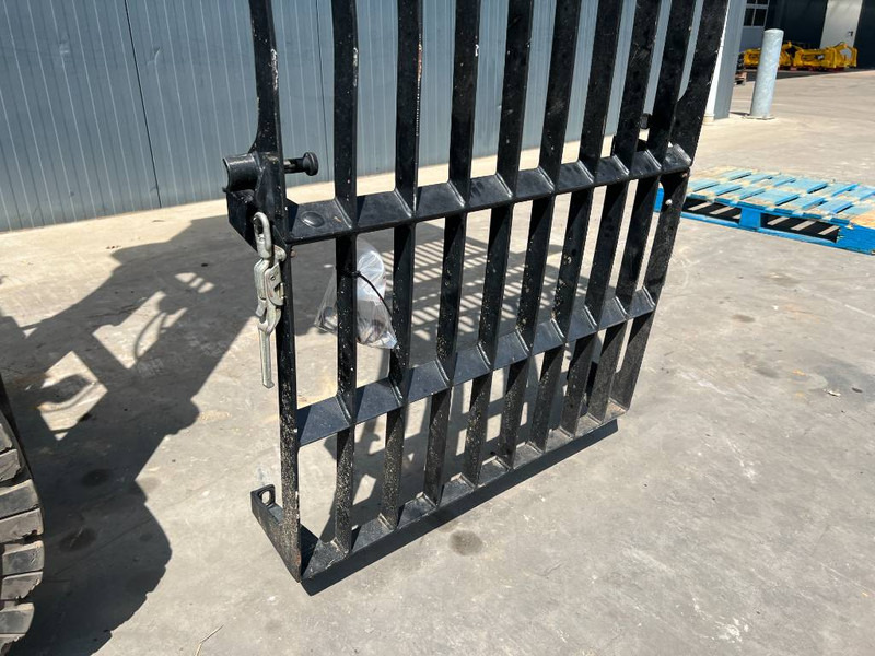 Cat 313E / 320F / 323E / 325F / 329E / 330F / 336E / 3 - Kabin dan interior untuk Peralatan konstruksi: gambar 4 Cat 313E / 320F / 323E / 325F / 329E / 330F / 336E / 3 - Kabin dan interior untuk Peralatan konstruksi: gambar 4