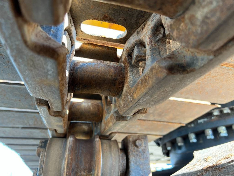Ekskavator perayap Cat 320C L: gambar 19