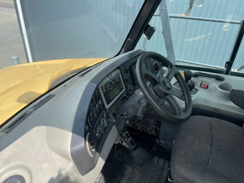 Tempat sampah artikulasi Cat 735 | 735B: gambar 17 Tempat sampah artikulasi Cat 735 | 735B: gambar 17