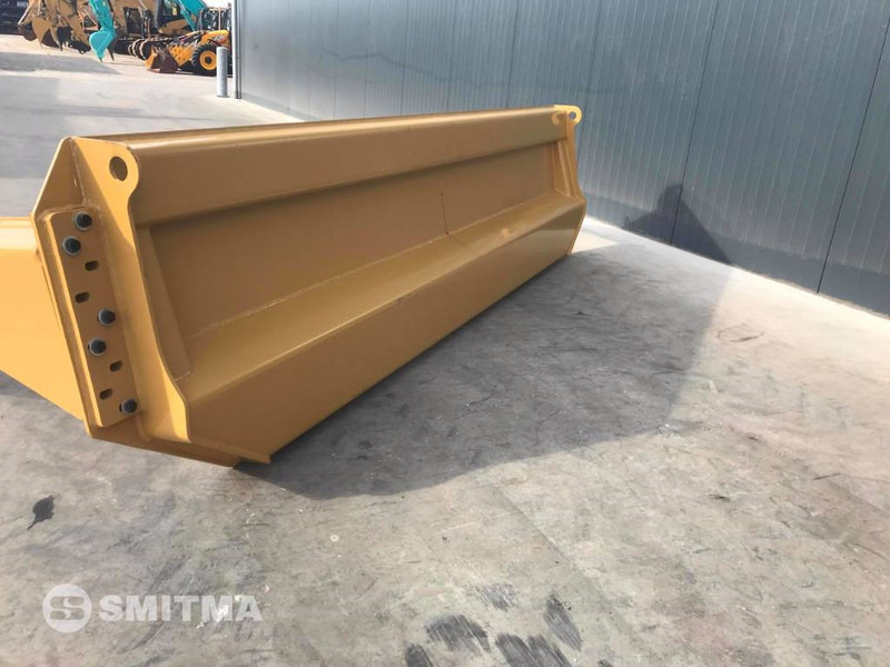 Cat 740B - Pengangkatan ekor untuk Peralatan konstruksi: gambar 2 Cat 740B - Pengangkatan ekor untuk Peralatan konstruksi: gambar 2