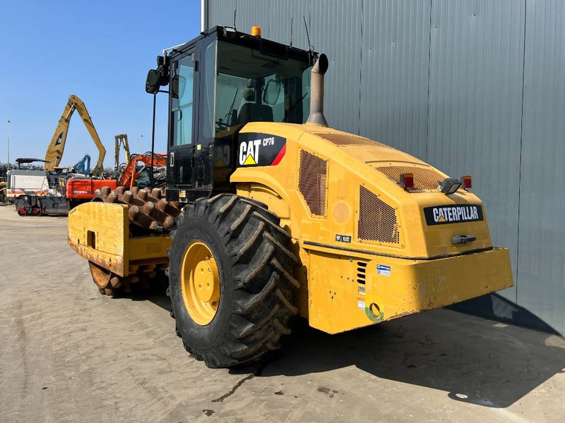 Cat CP76 - Roller: gambar 3 Cat CP76 - Roller: gambar 3