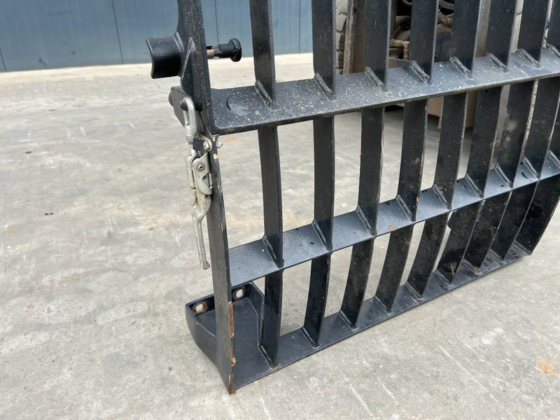 Cat M313D / M315D / M316D / M318D / M322D / M325D - Kabin dan interior untuk Peralatan konstruksi: gambar 4 Cat M313D / M315D / M316D / M318D / M322D / M325D - Kabin dan interior untuk Peralatan konstruksi: gambar 4