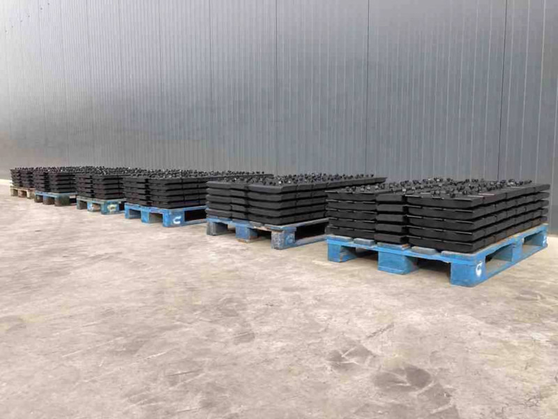 Demag Rubber Asphalt Pads - Bingkai/ Sasis untuk Peralatan konstruksi: gambar 1 Demag Rubber Asphalt Pads - Bingkai/ Sasis untuk Peralatan konstruksi: gambar 1