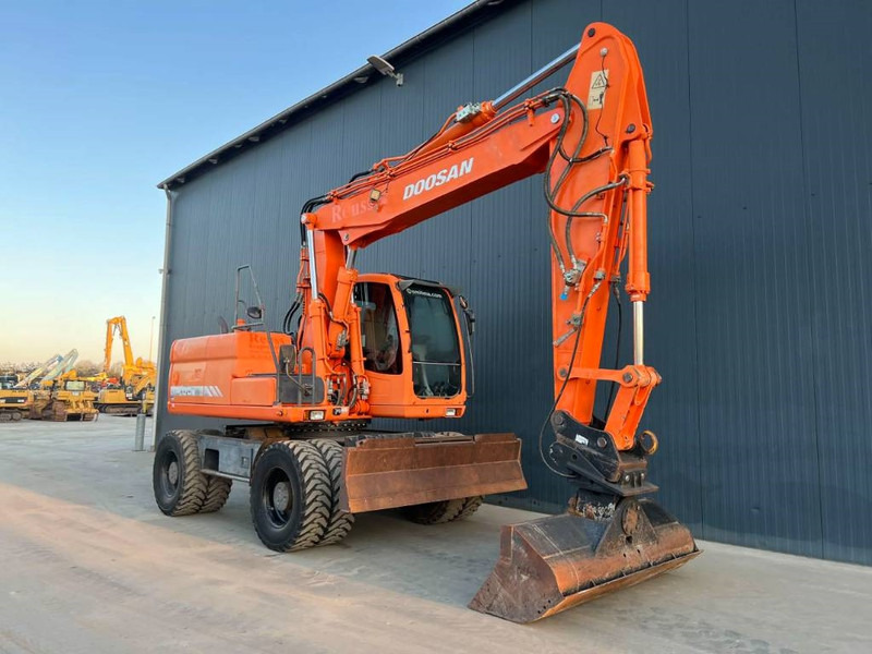 Doosan DX170W - Ekskavator roda: gambar 2 Doosan DX170W - Ekskavator roda: gambar 2