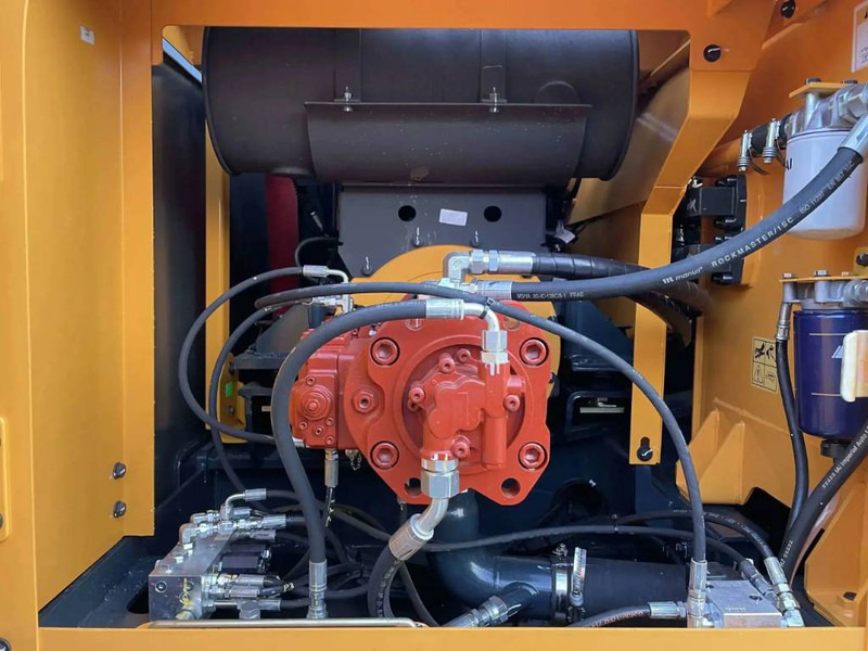 Ekskavator perayap baru Hyundai R215L: gambar 10