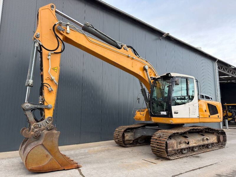 Liebherr R922 SLC - Ekskavator perayap: gambar 1 Liebherr R922 SLC - Ekskavator perayap: gambar 1