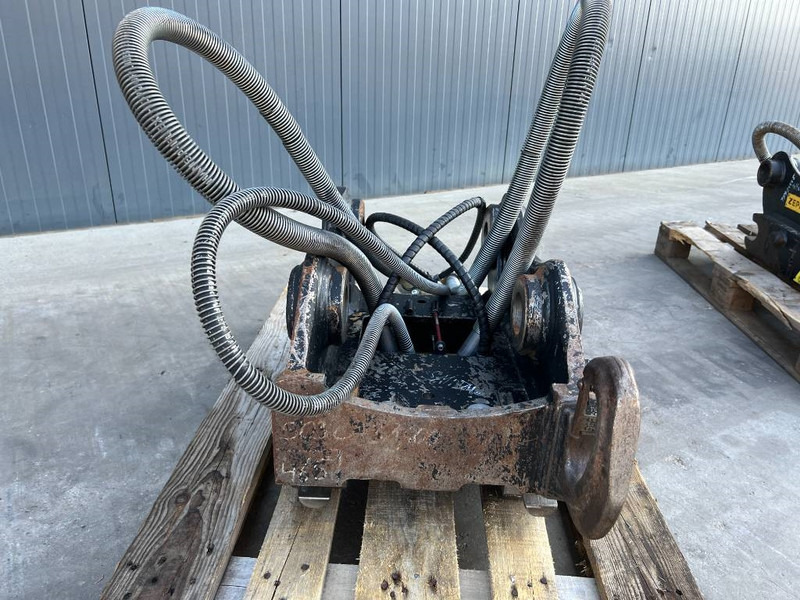 OilQuick OQ65 - M314F / M316F / M318F - Skrup cepat untuk Peralatan konstruksi: gambar 2 OilQuick OQ65 - M314F / M316F / M318F - Skrup cepat untuk Peralatan konstruksi: gambar 2