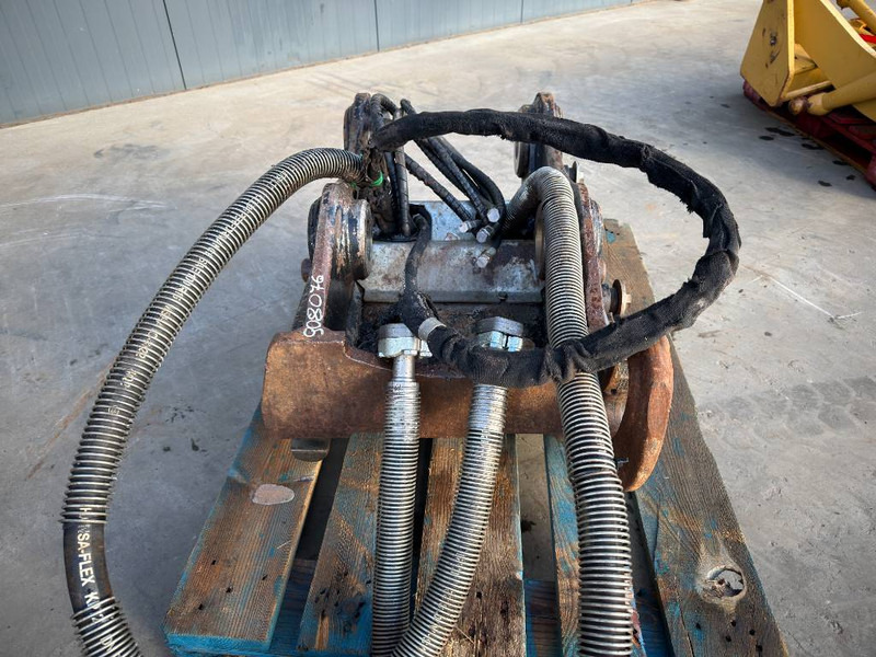 OilQuick OQ70/55 - M314F / M316F / M318F - Skrup cepat untuk Peralatan konstruksi: gambar 2 OilQuick OQ70/55 - M314F / M316F / M318F - Skrup cepat untuk Peralatan konstruksi: gambar 2