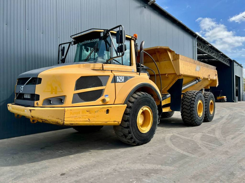 Volvo A25F - Tempat sampah artikulasi: gambar 1 Volvo A25F - Tempat sampah artikulasi: gambar 1