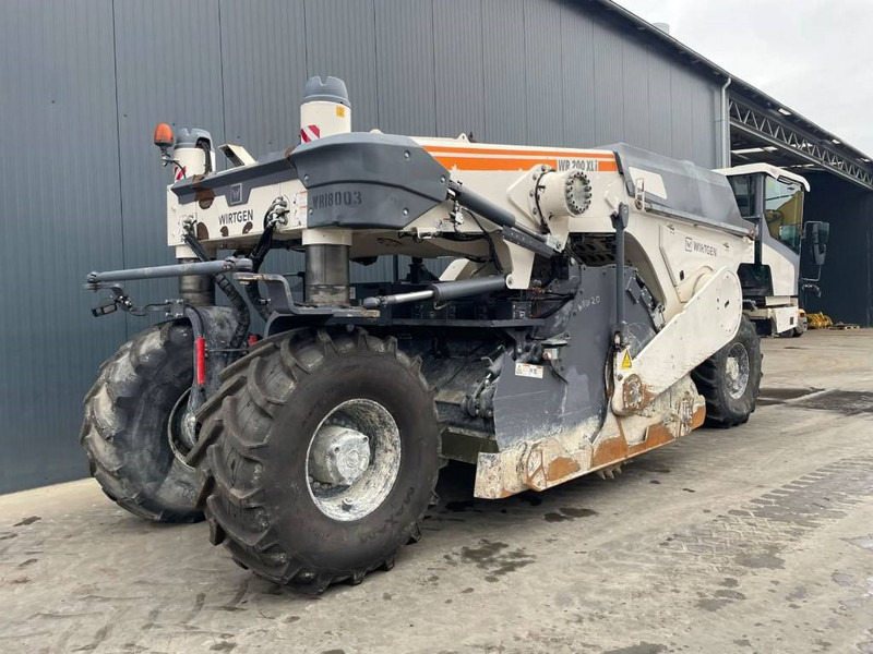 Wirtgen WR200XLi - Roller: gambar 4 Wirtgen WR200XLi - Roller: gambar 4